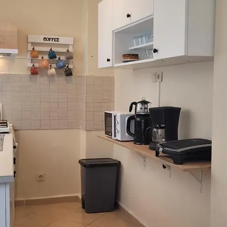 Comfy Flat For 6 People-10 Min Walk To Taksim Square- 3 Bedrooms Istanbul