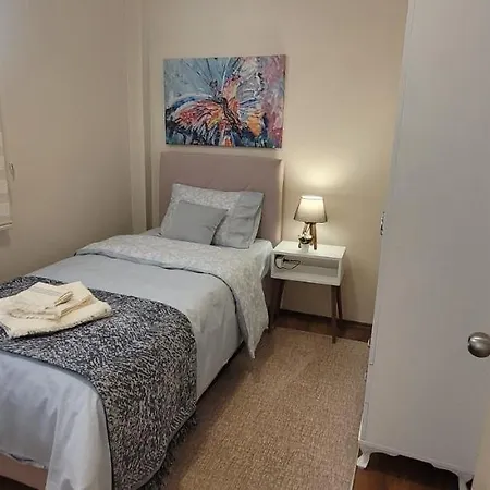 Apartment Comfy Flat For 6 People-10 Min Walk To Taksim Square- 3 Bedrooms Istanbul