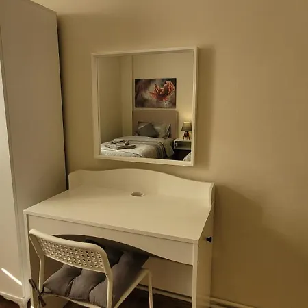 Comfy Flat For 6 People-10 Min Walk To Taksim Square- 3 Bedrooms Istanbul