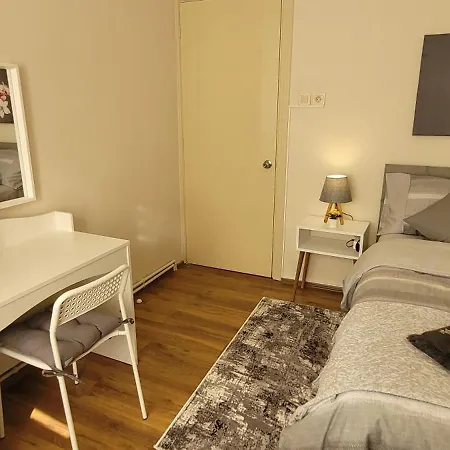 Comfy Flat For 6 People-10 Min Walk To Taksim Square- 3 Bedrooms