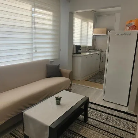 Comfy Flat For 6 People-10 Min Walk To Taksim Square- 3 Bedrooms Daire