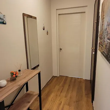 Comfy Flat For 6 People-10 Min Walk To Taksim Square- 3 Bedrooms