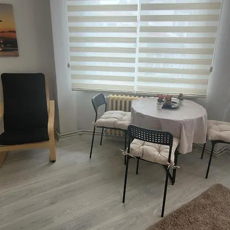شقة Comfy Flat For 6 People-10 Min Walk To Taksim Square- 3 Bedrooms *