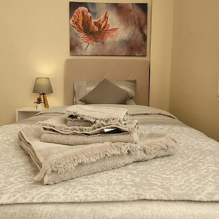 شقة Comfy Flat For 6 People-10 Min Walk To Taksim Square- 3 Bedrooms *